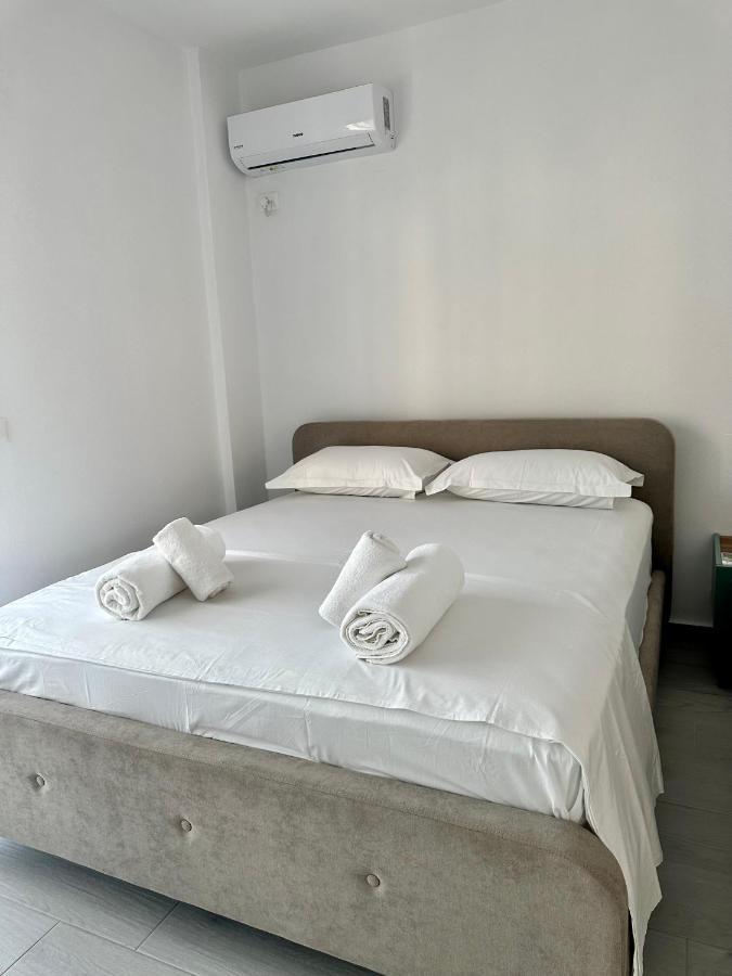 Duka Apartments Sarandë Esterno foto