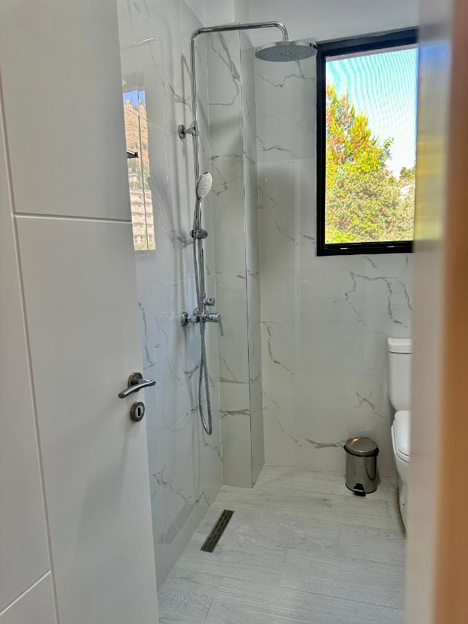 Duka Apartments Sarandë Esterno foto