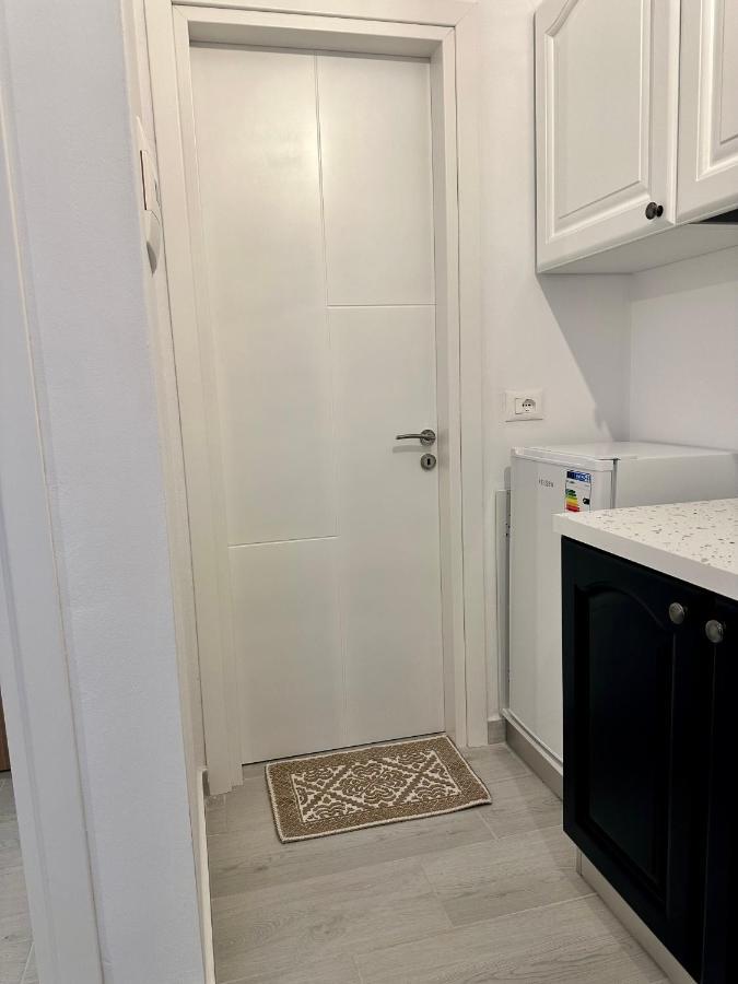 Duka Apartments Sarandë Esterno foto
