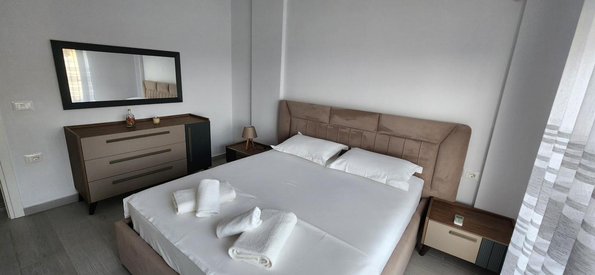 Duka Apartments Sarandë Esterno foto