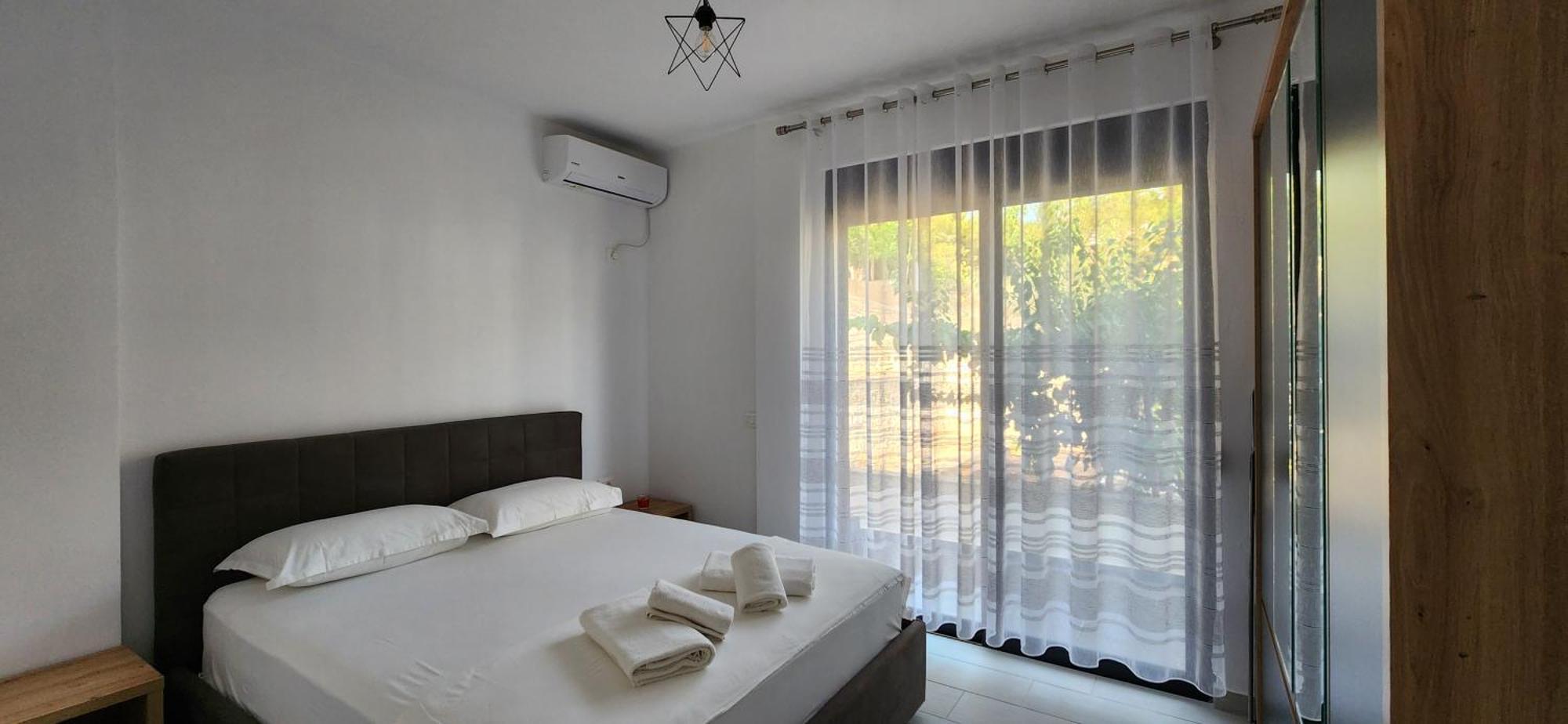 Duka Apartments Sarandë Esterno foto