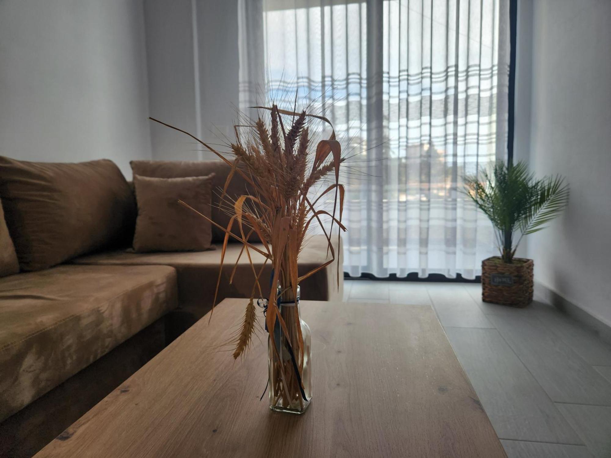 Duka Apartments Sarandë Esterno foto